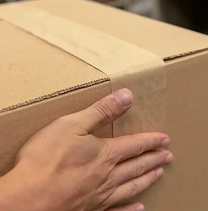 Corrugated shipping box